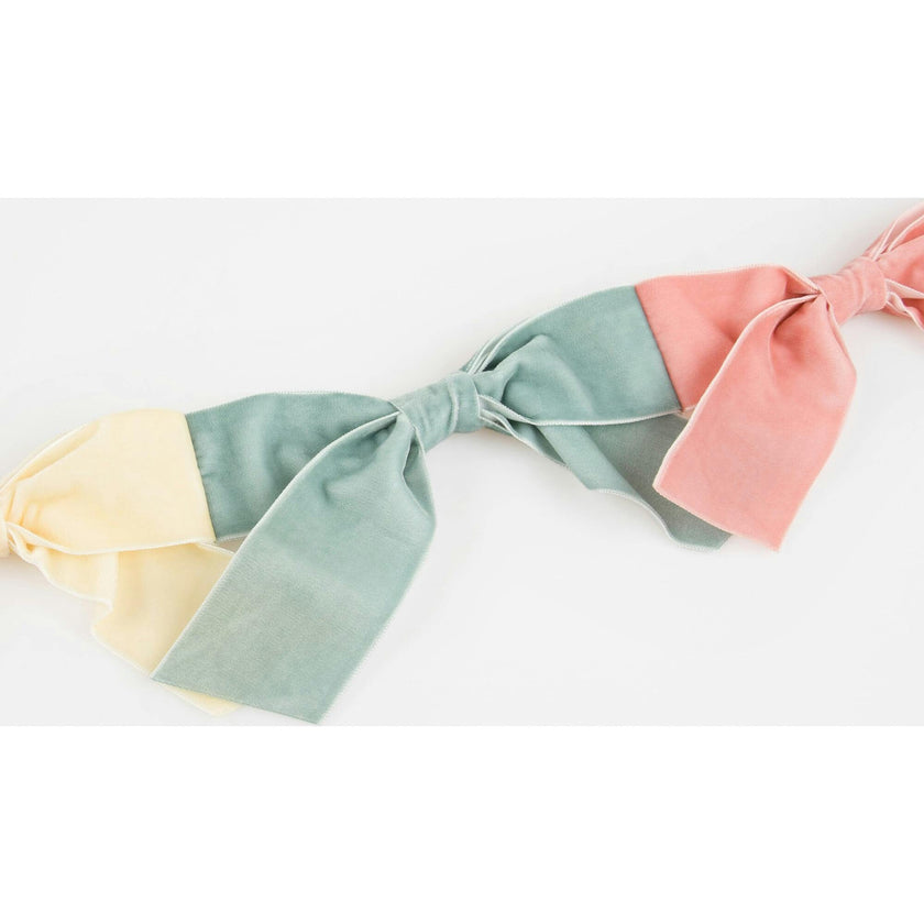 Velvet Bow Garland