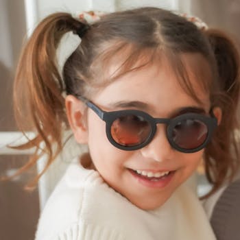 Classic | Sustainable Sunglasses | Plant-Based Bendable Polarized - Baby | 0-2 Y | Black