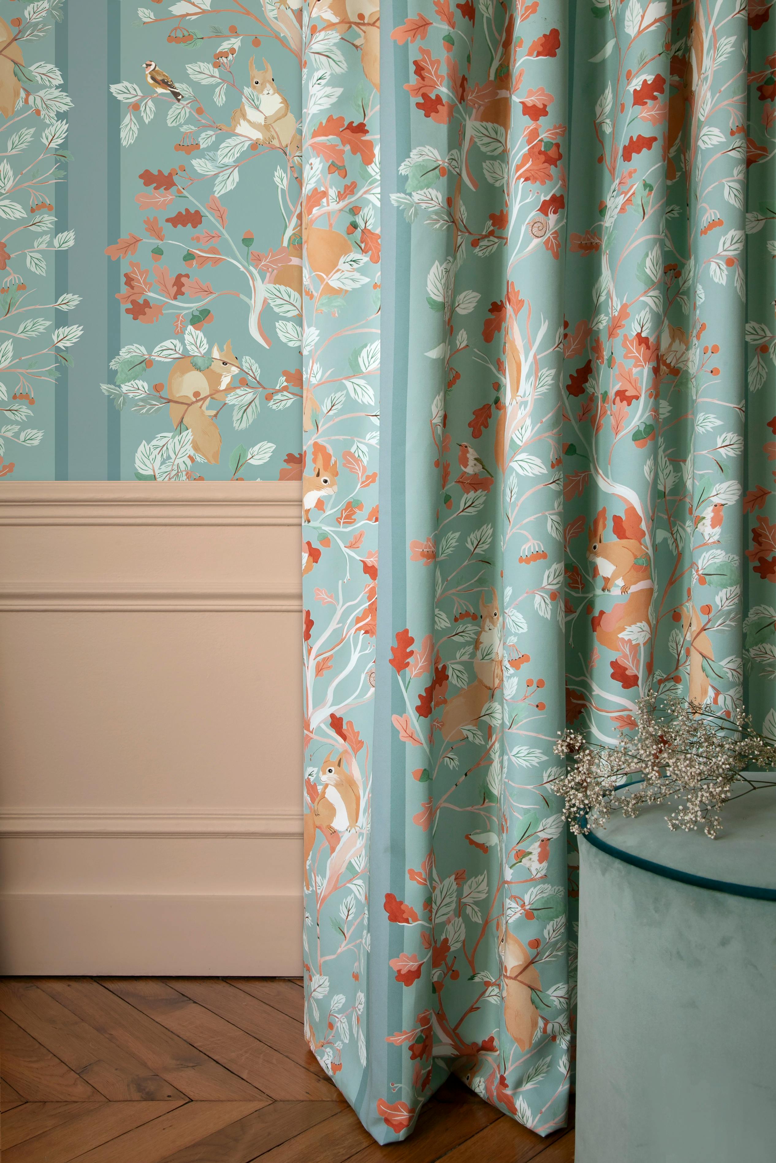 Papier peint CASSE-NOISETTE coloris Vert d'eau