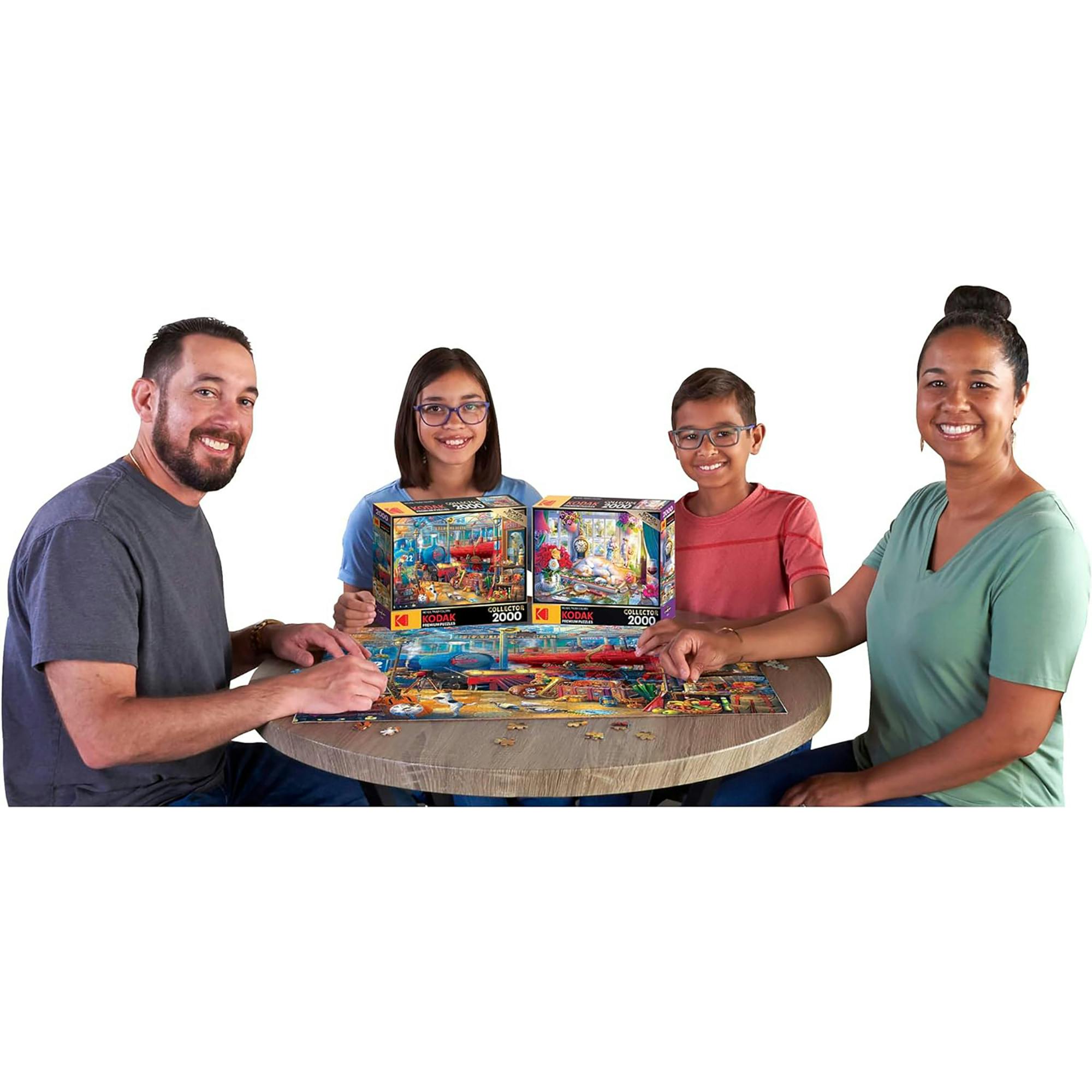 RoseArt: Train Station - 2000 Piece Puzzle