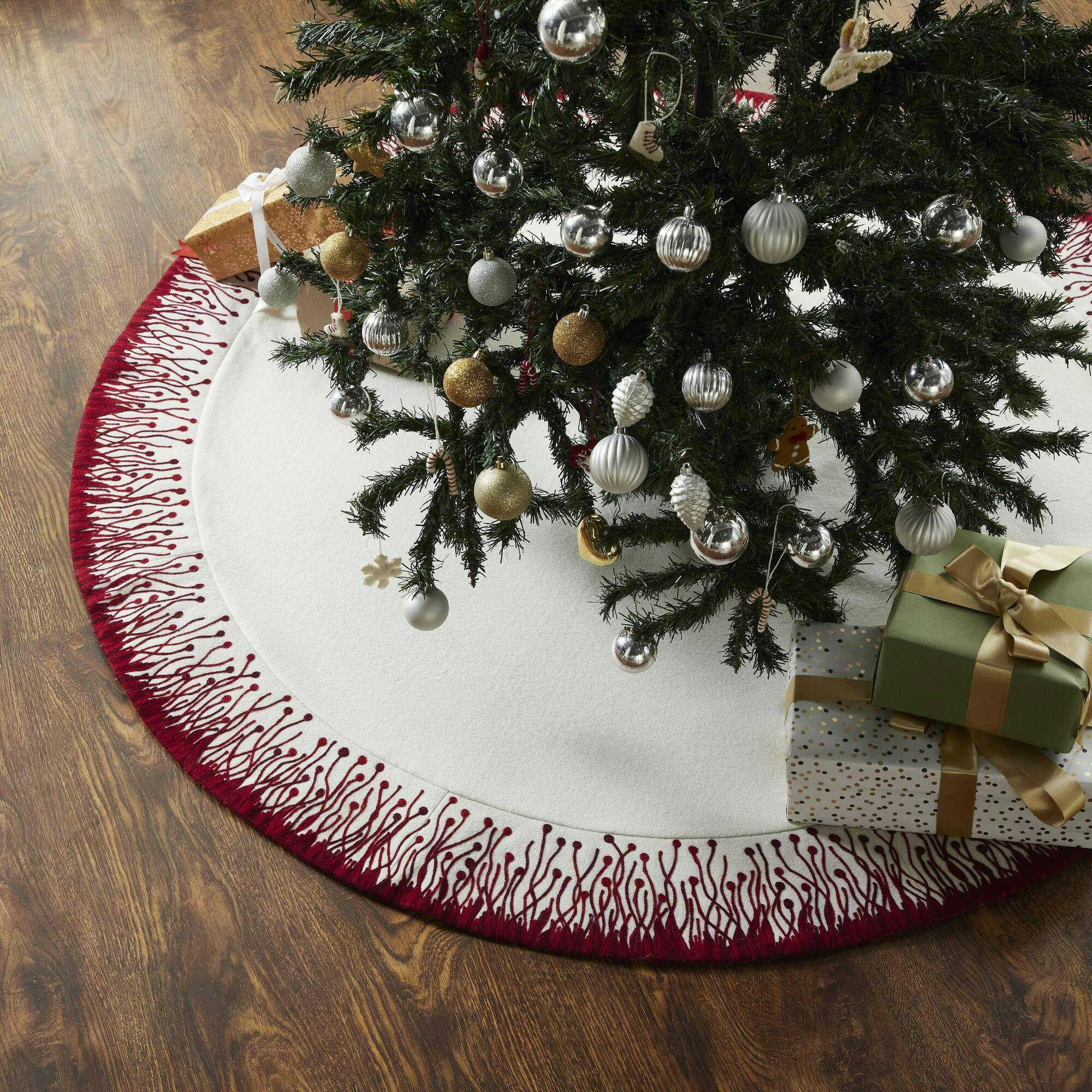 Flora Christmas Tree Skirt