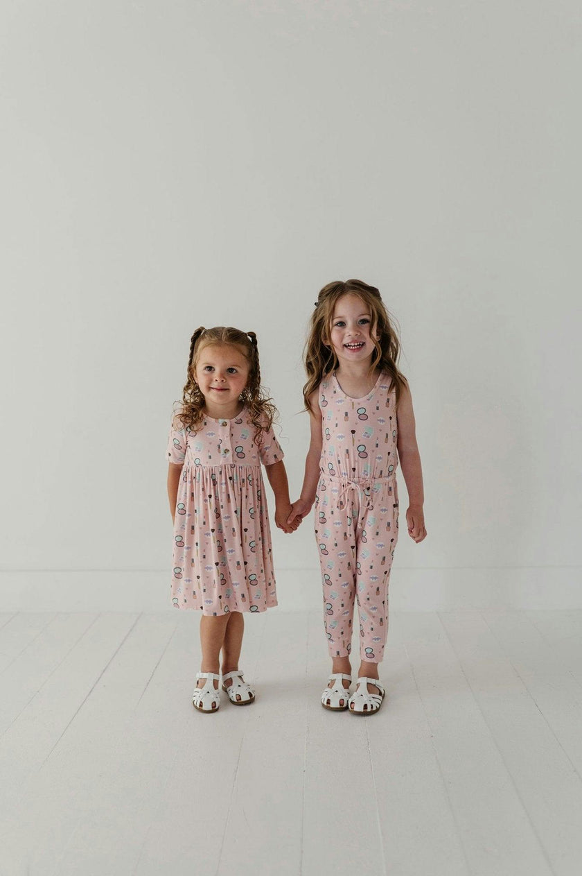 Girls Short Sleeve Henley Dress in Makeup