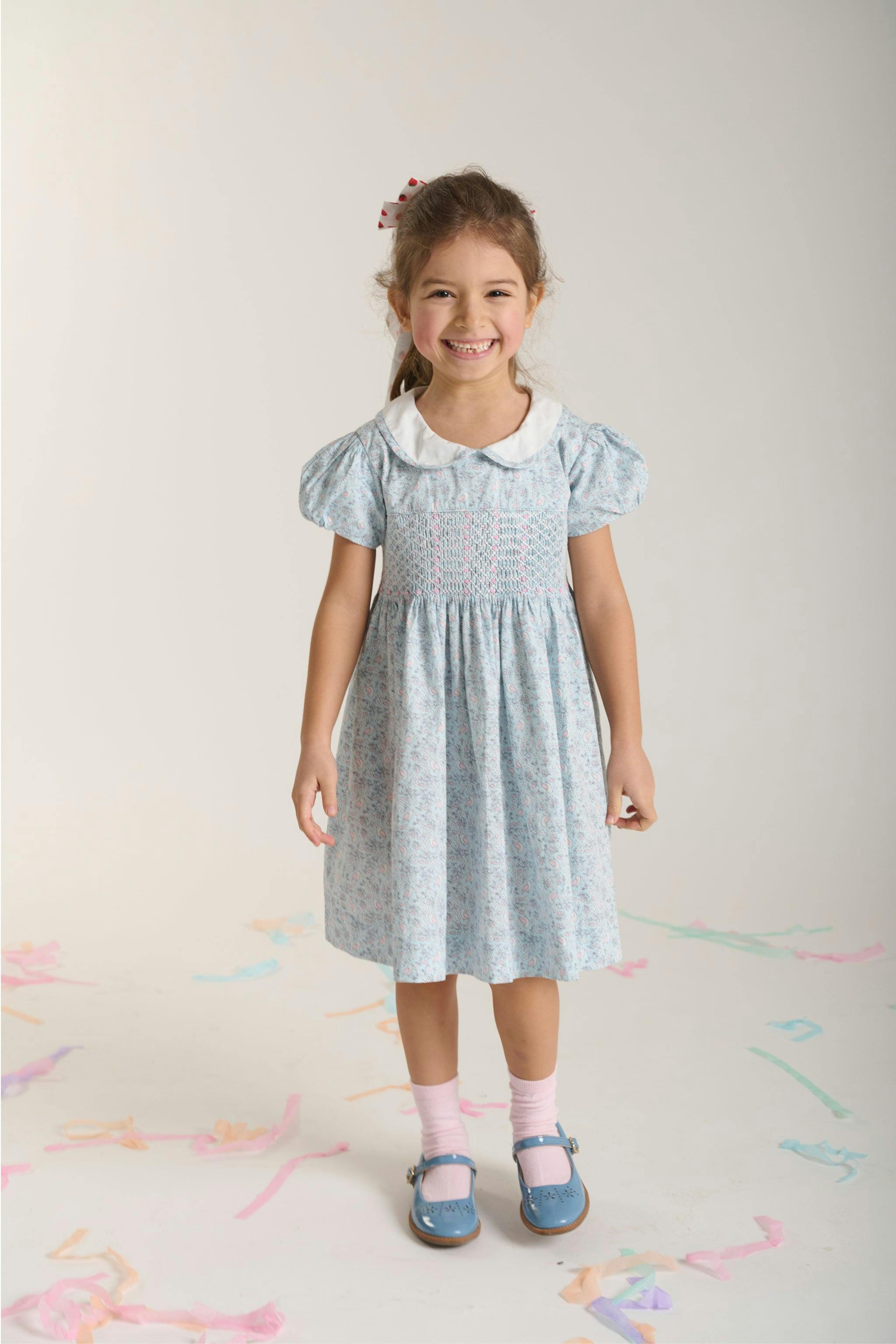 Hand-Smocked Girls Dress - Avis