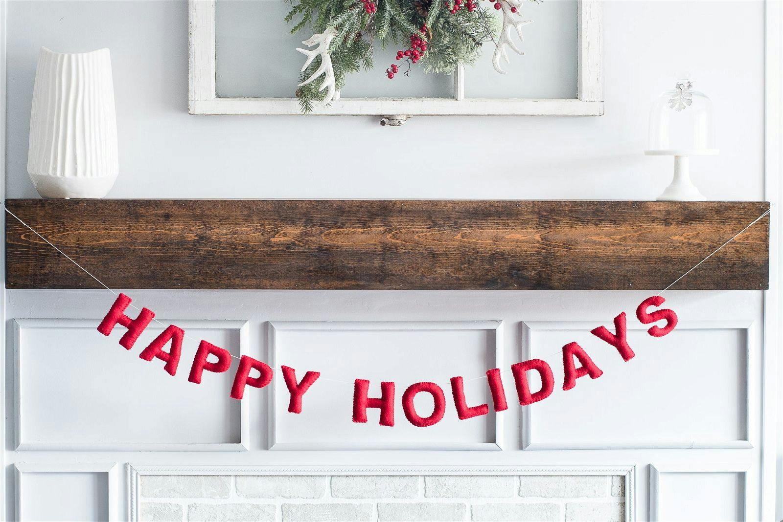 Happy Holidays Garland (Red)