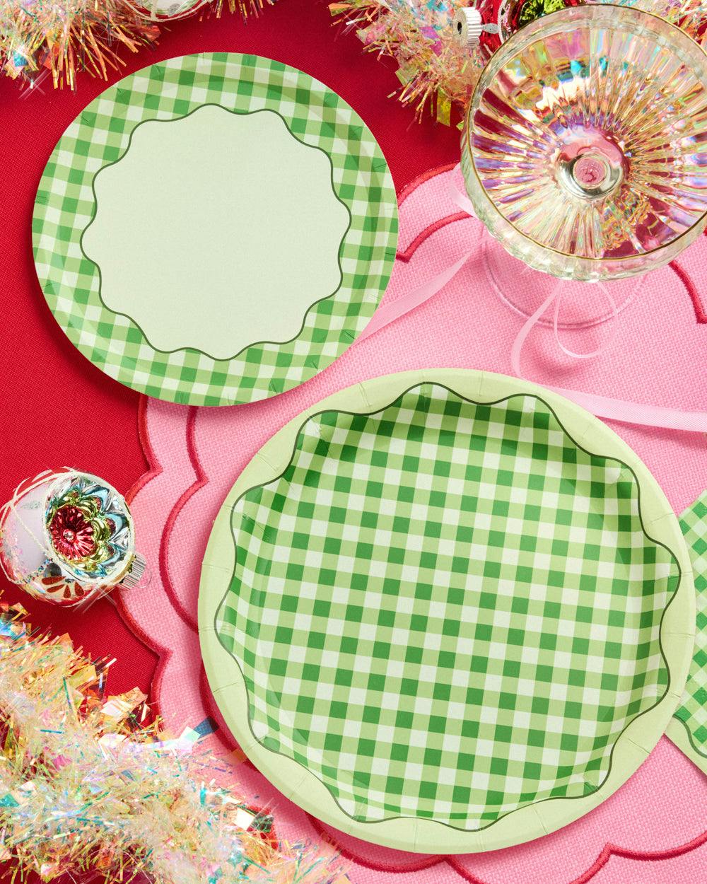 Christmas Cottage Plates Set - 32 paper plates, 2 sizes