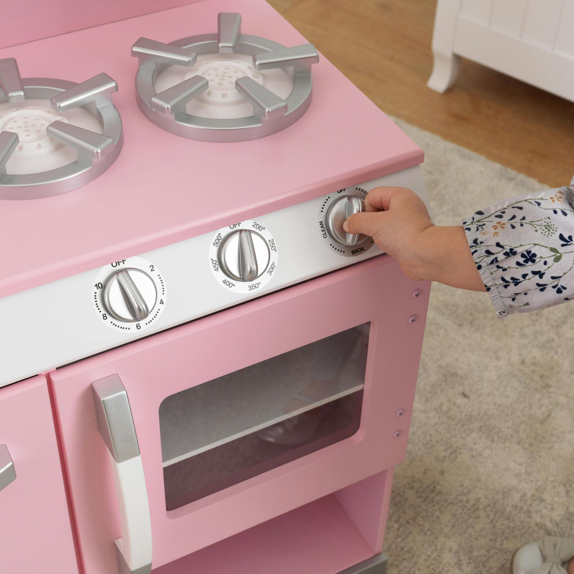 Retro Kitchen & Refrigerator
