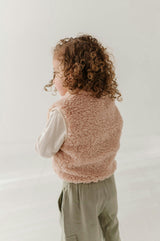 Girls Sherpa Zipper Vest in Soft Pink