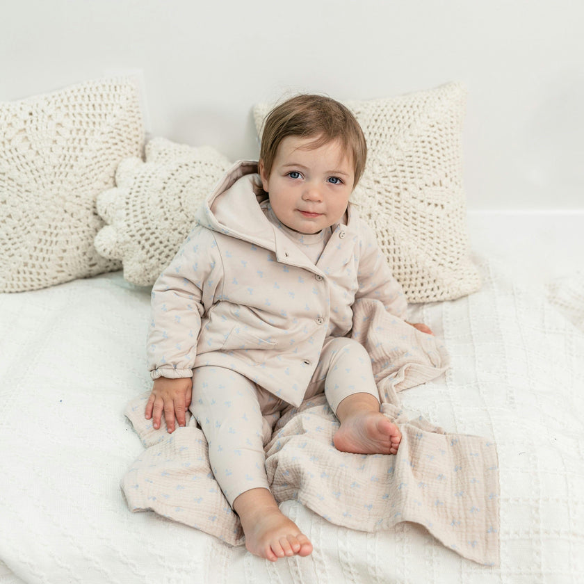 Raddish Print Swaddle Blue/Biscuit
