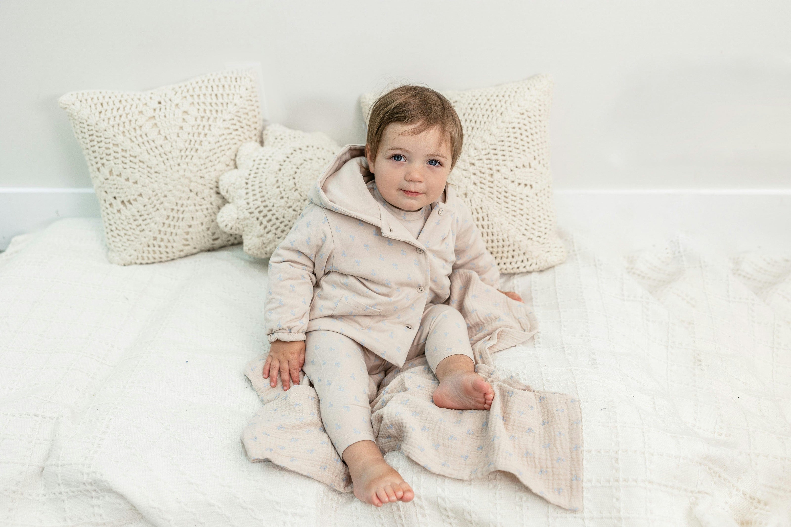 Raddish Print Swaddle Blue/Biscuit
