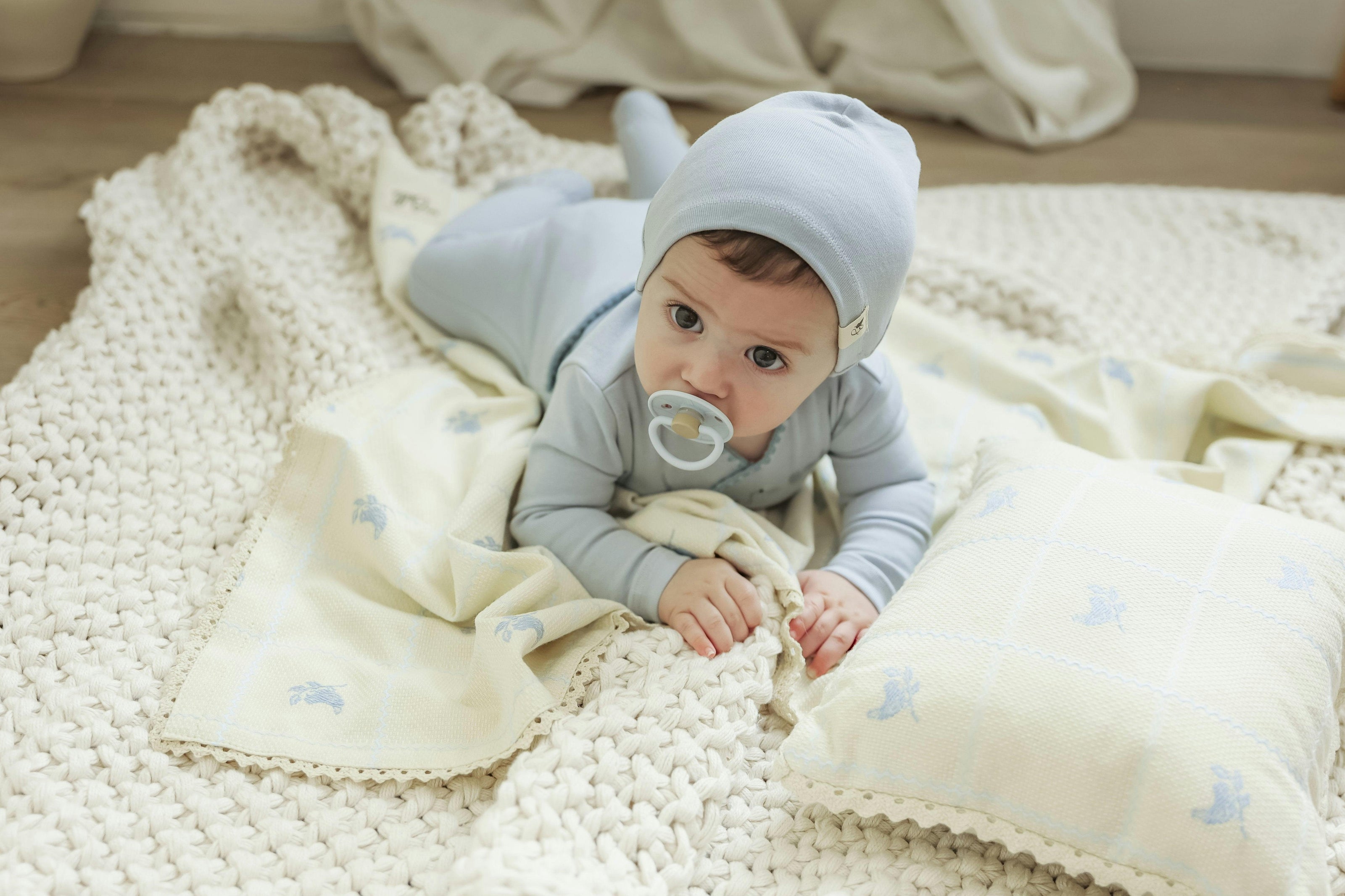 Knit Blanket & Pillow Set
