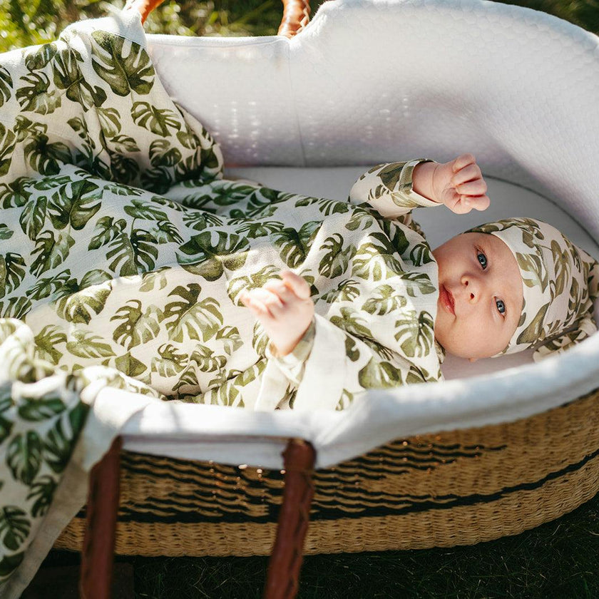 Island Leaf Cotton Stretch Newborn Gown & Hat Set