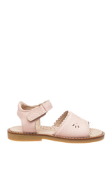 Classic Sandal with Scallop