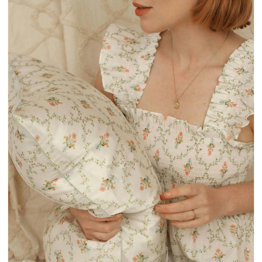 The Sisi Silk Pillowcase - Pastel Trellis
