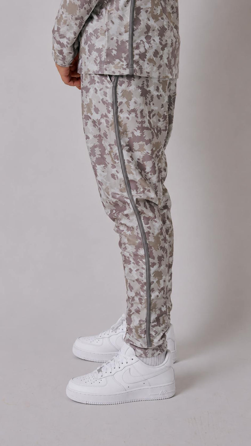 camo retro warm-up jogger