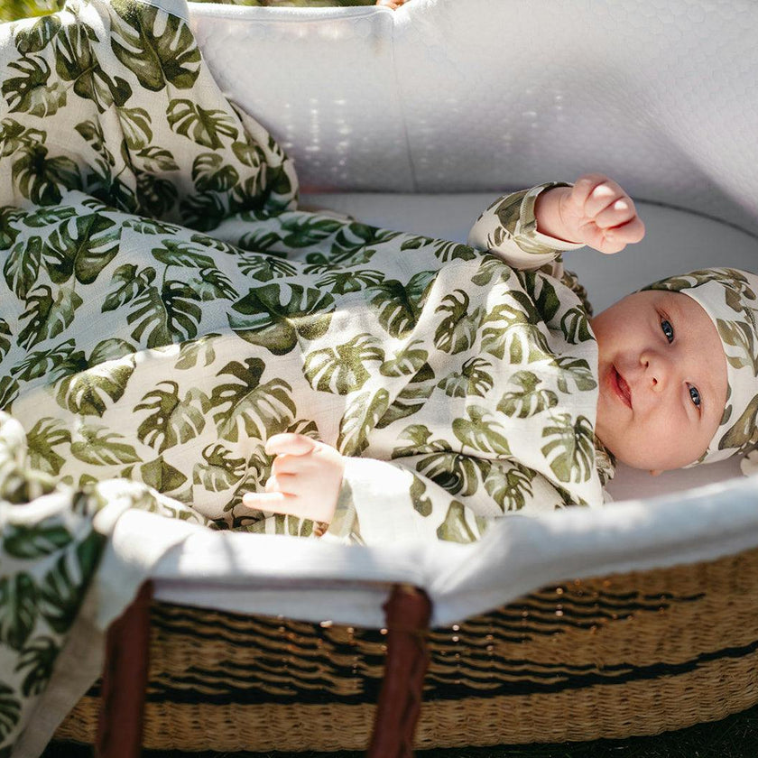 Island Leaf Cotton Stretch Newborn Gown & Hat Set