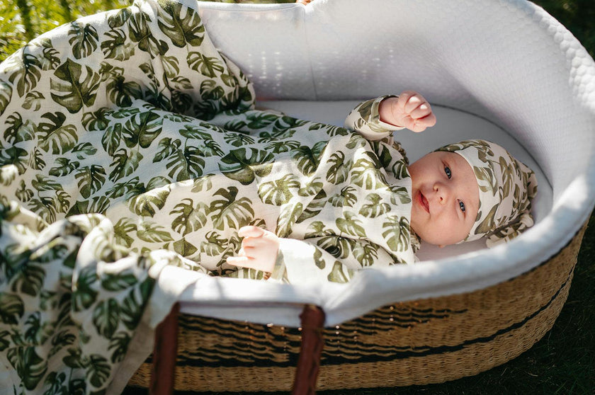 Island Leaf Cotton Stretch Newborn Gown & Hat Set