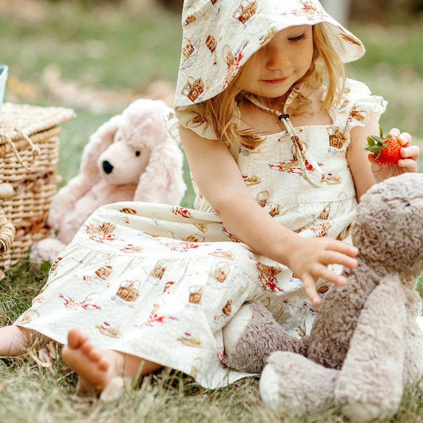 Picnic Wide Brim Sun Bonnet