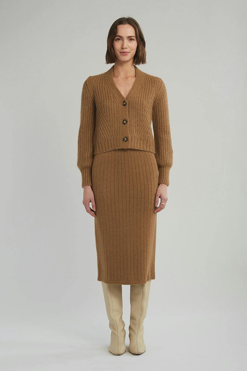 SARA CARDI | RICH CAMEL