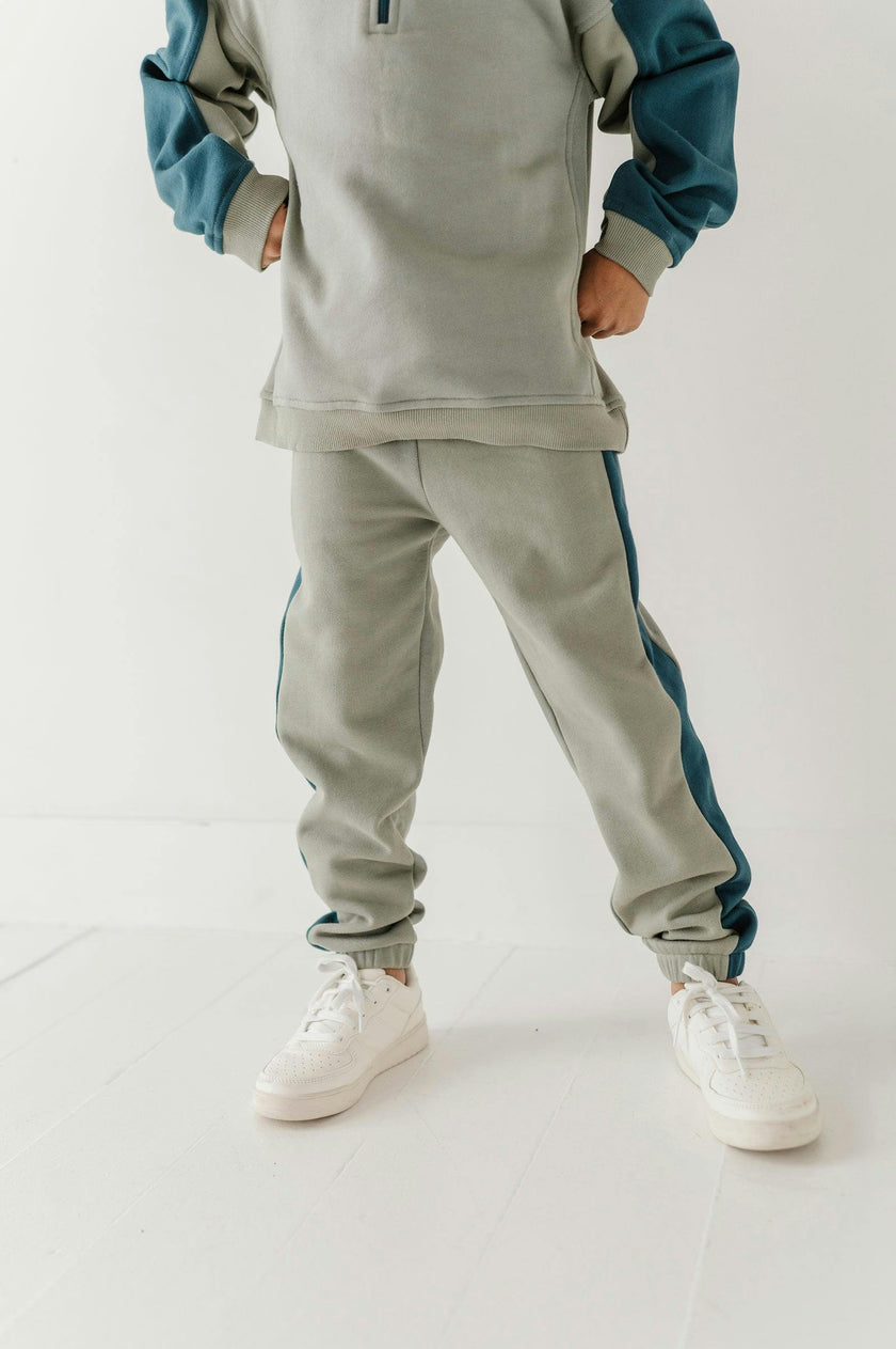 Boys Comfort Sweatpants in Shadow Green