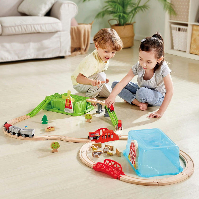 Farmyard Train Bucket Set - Wooden Train Animal Set