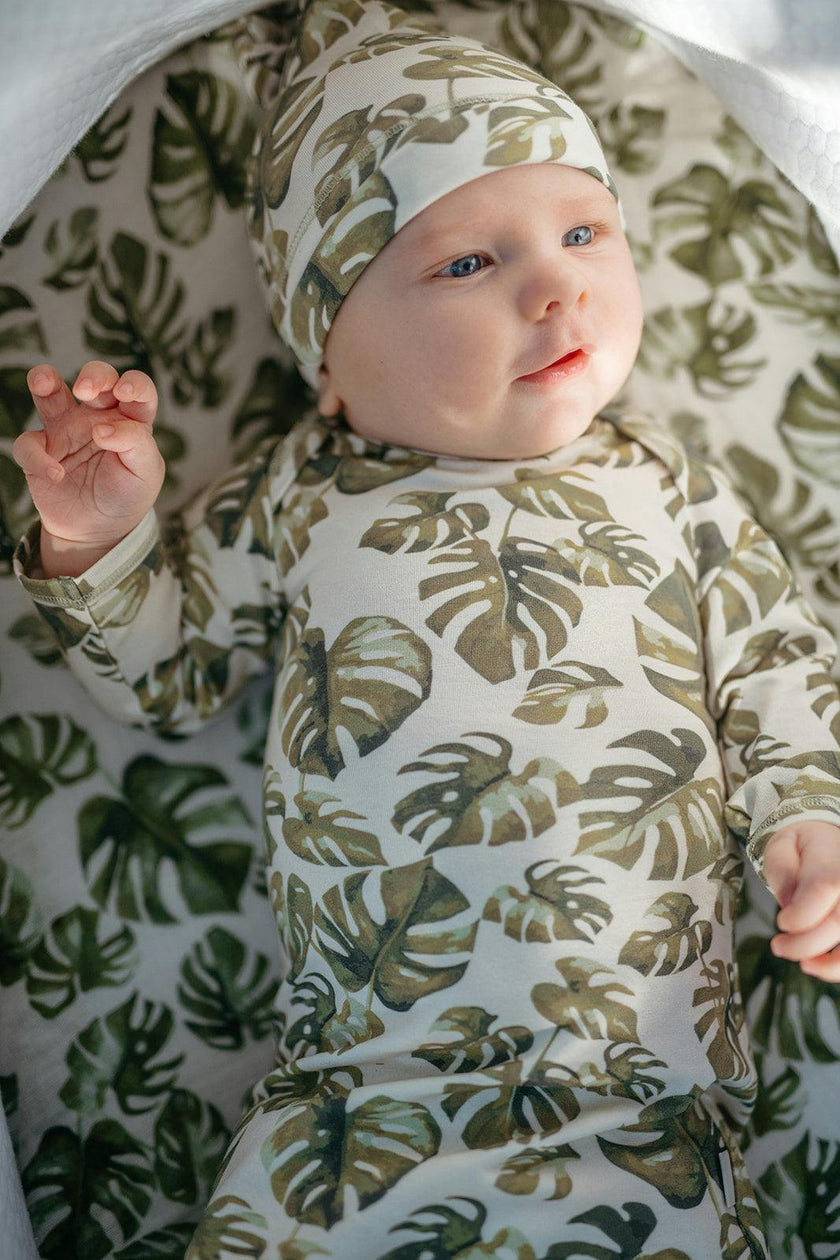 Island Leaf Cotton Stretch Newborn Gown & Hat Set