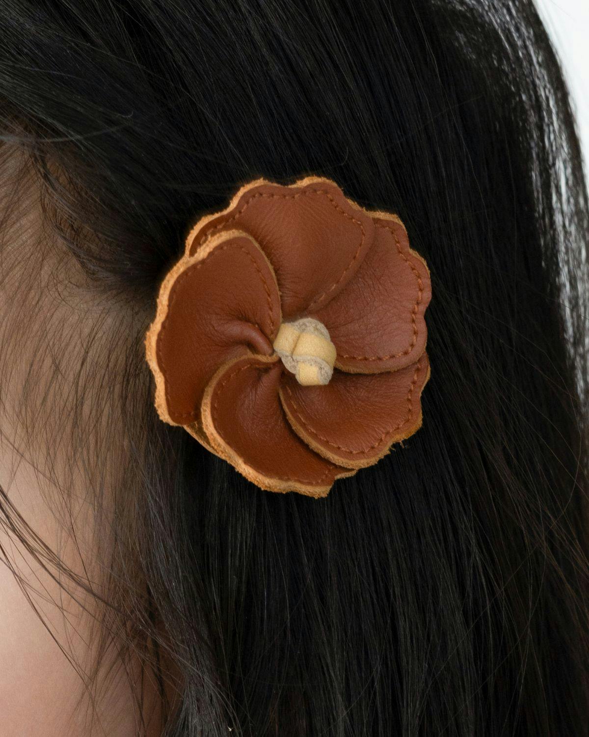 Zaza Fields Hairclip | Hibiscus | Maple Leather
