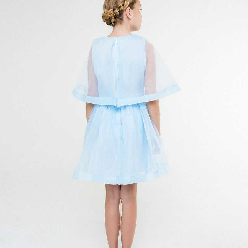 Madeleine (light blue)