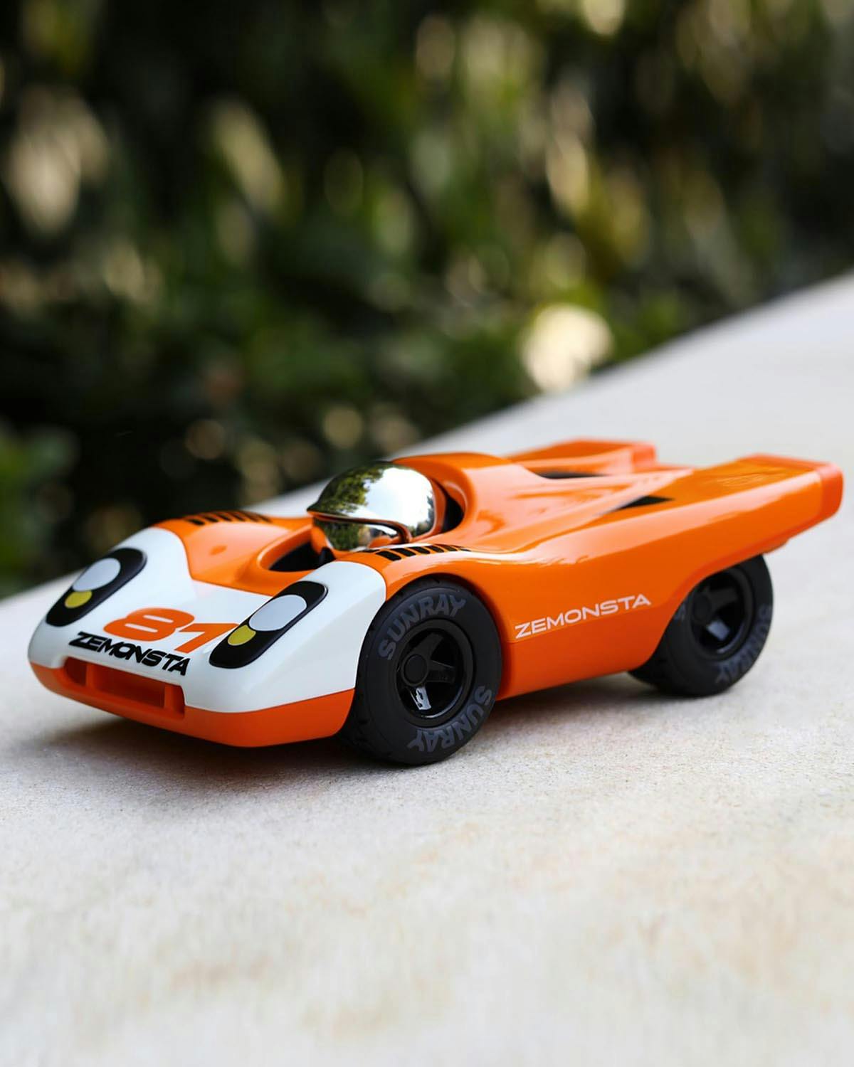Car ZEMONSTA