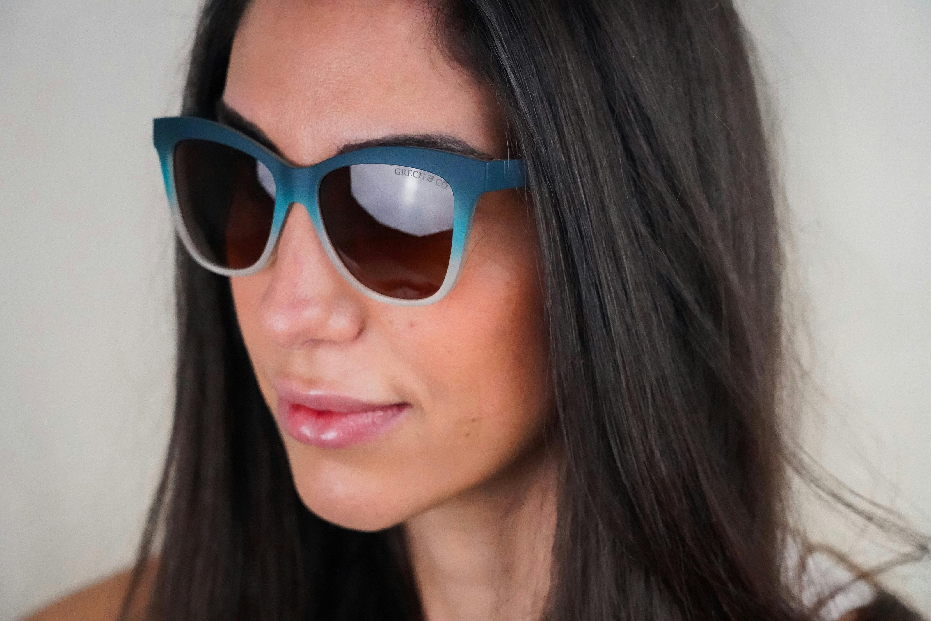 Iconic Wayfarer Ombre | Polarized Sunglasses | Adult | 15+ Y | Desert Teal Ombre