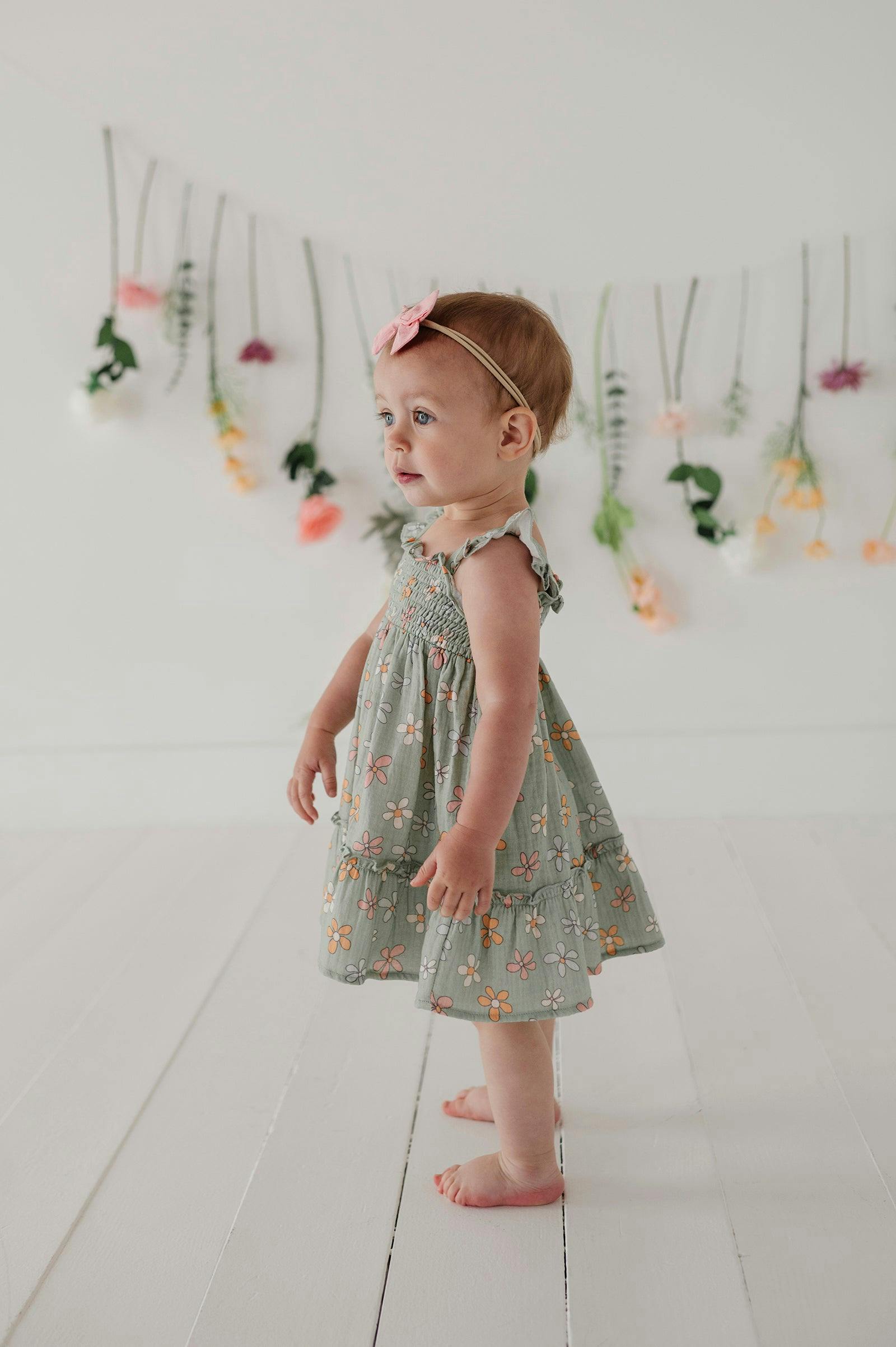 Girls Flutter Dress Set in Sketched Daisy