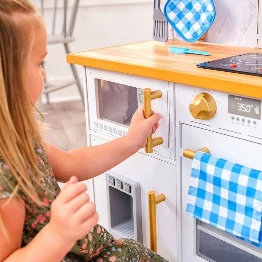 Simply Stylish Play Kitchen