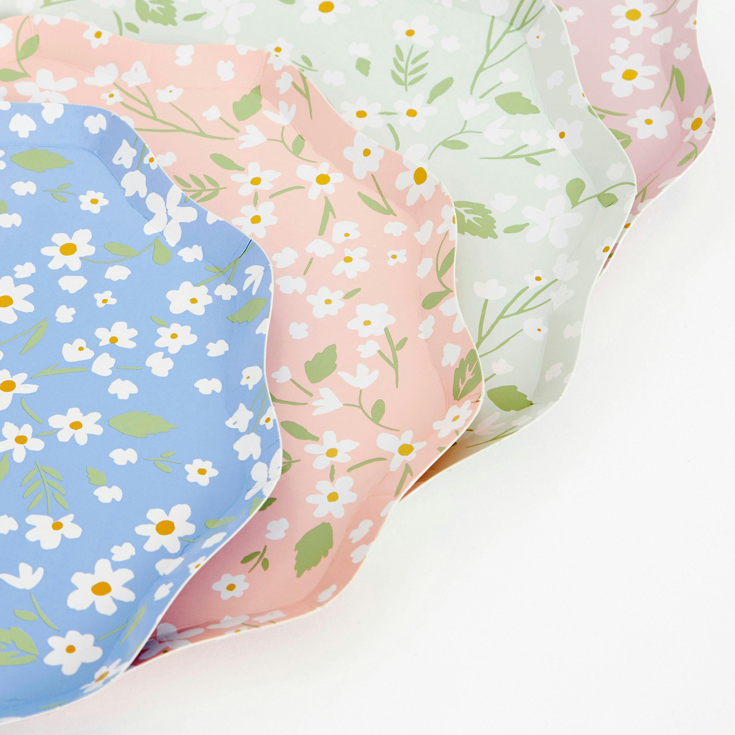 Ditsy Floral Dinner Plates