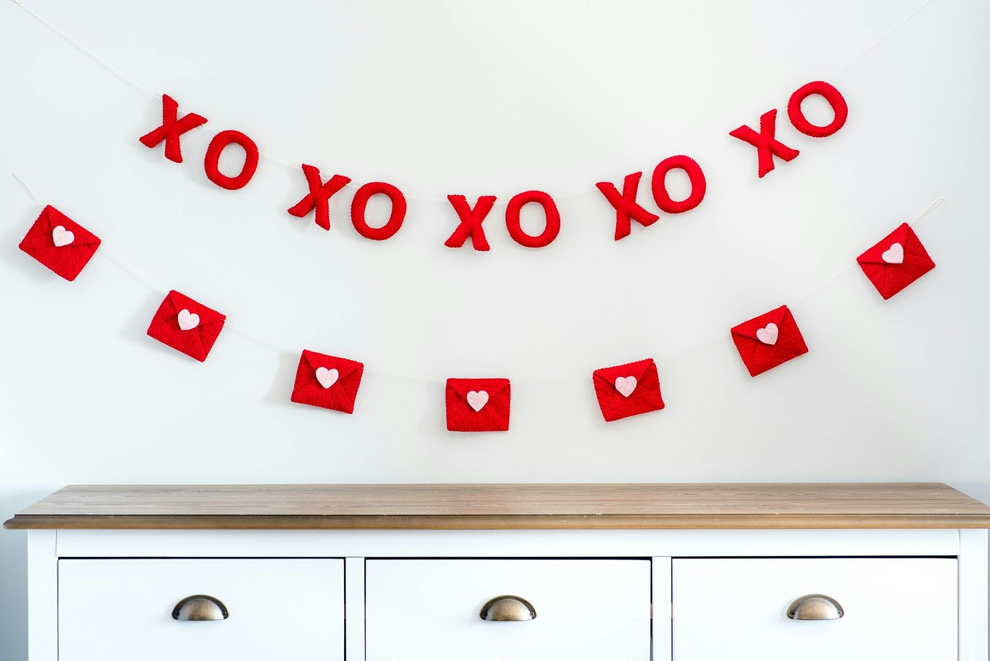 XOXO Banner (Red)