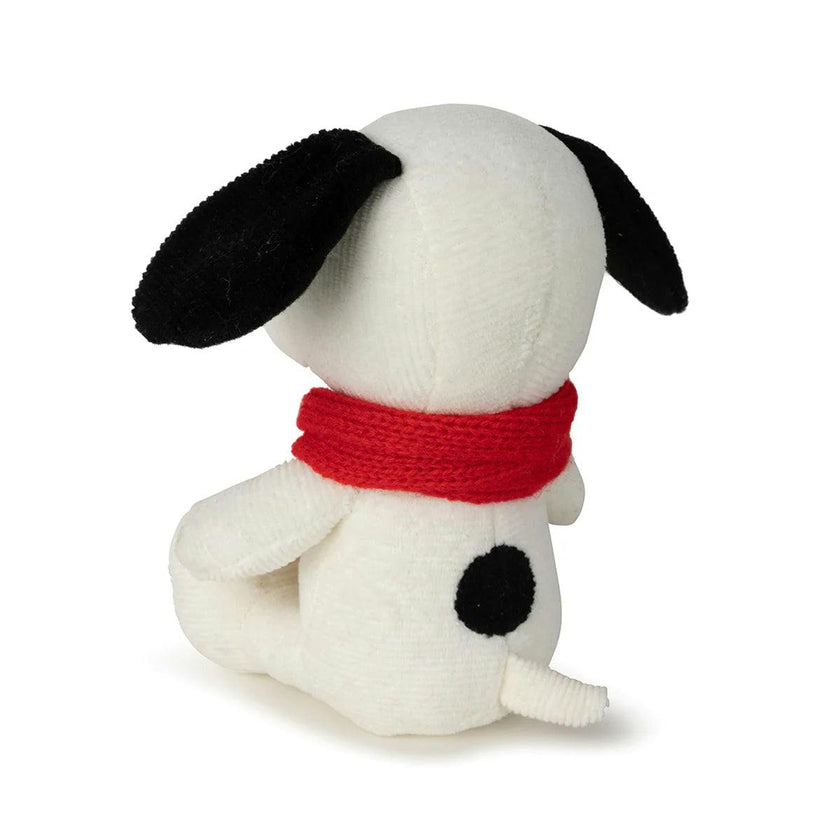 PEANUTS SNOOPY Sitting WITH SCARF 7"
