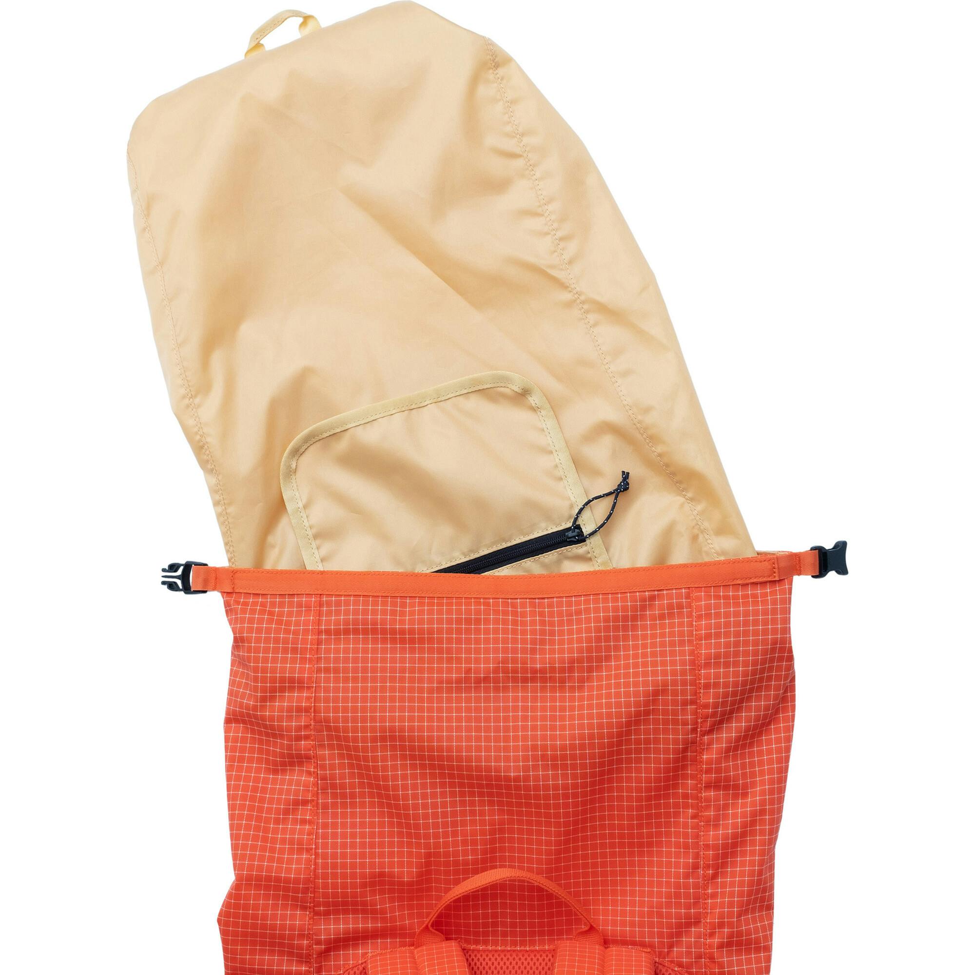 Leon Lightweight Mesh Pocket Waterproof Backpack 20L