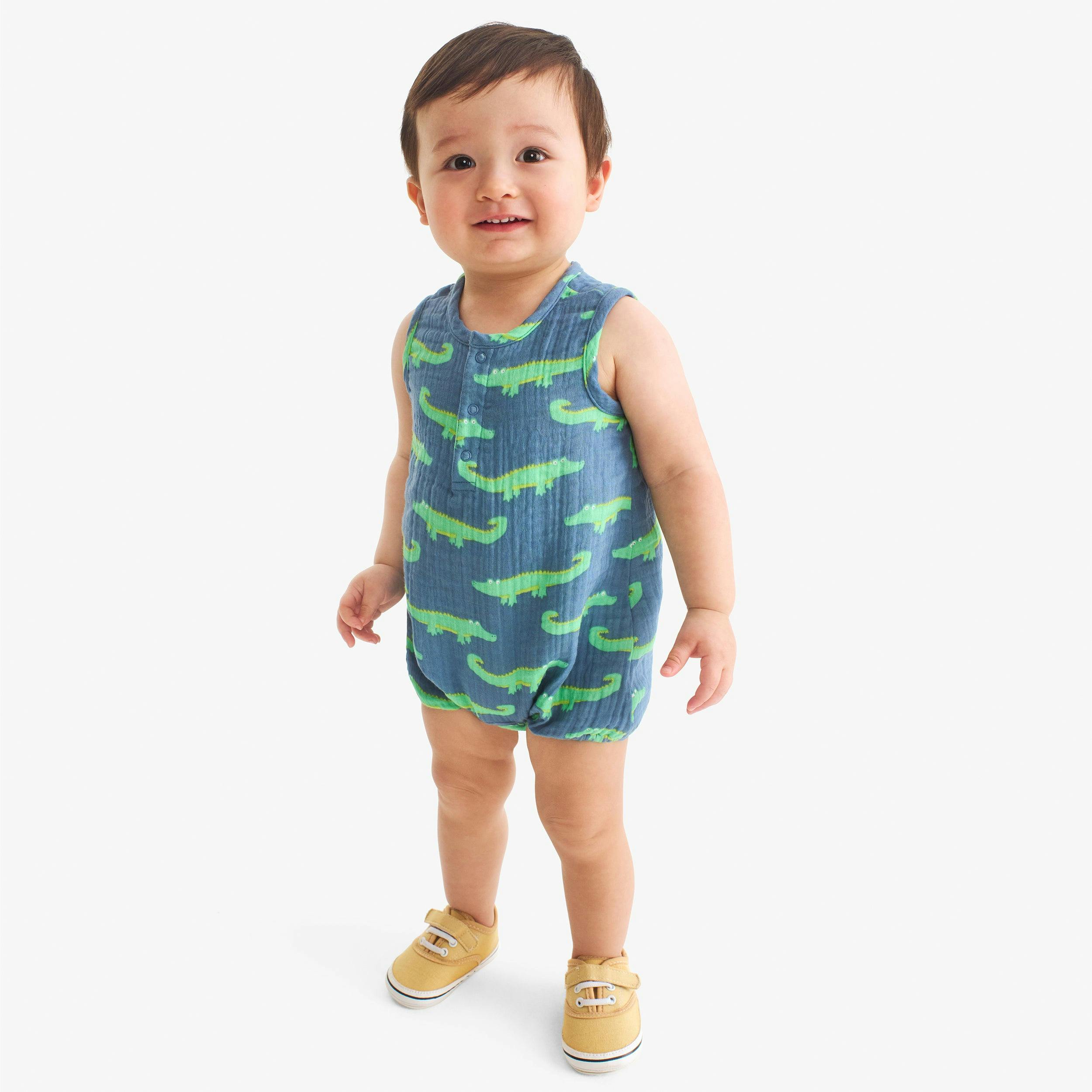 Baby cotton gauze bubble shortie in gator pals