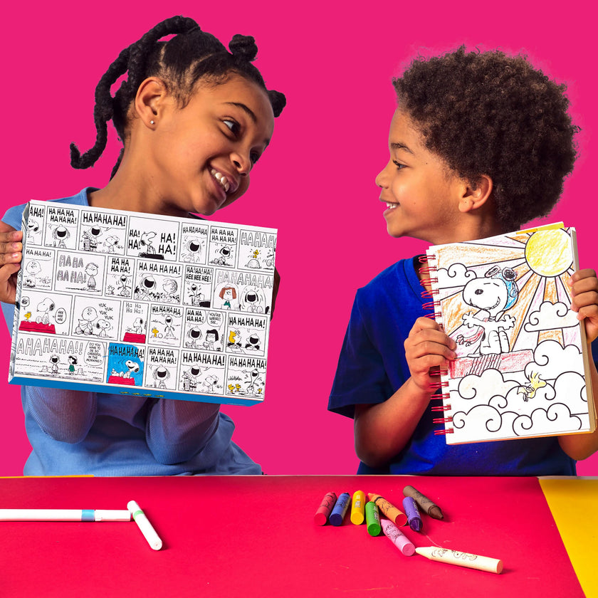 OOLY x Peanuts Coloring Activity & Sticker Kit - 8 Markers 8 Crayons