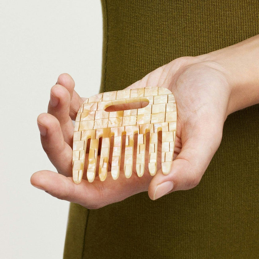 Wide Tooth No.4 Short Comb