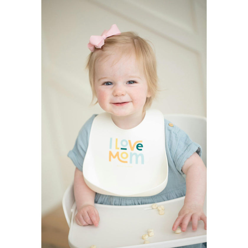 I Love Mom Wonder Bib