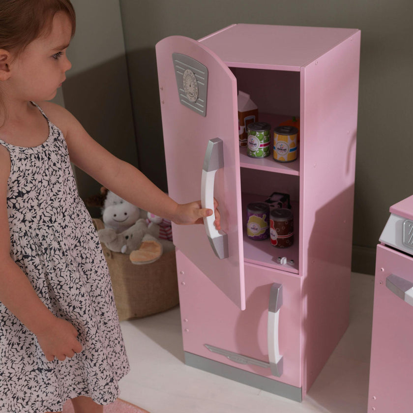 Retro Kitchen & Refrigerator