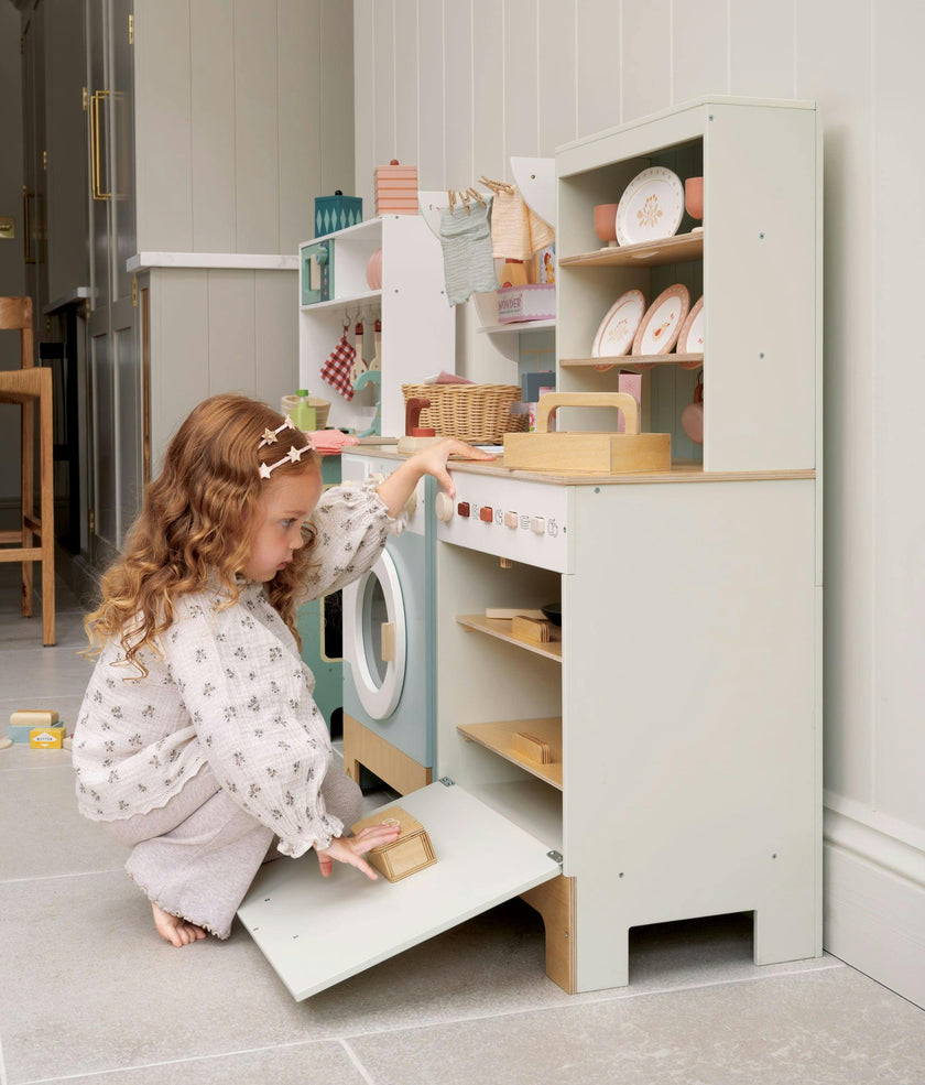 Kitchen Dresser and Dishwasher