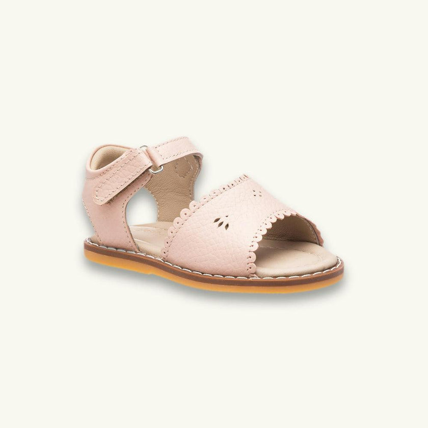 Toddler Classic Scallop Sandal | Pink Leather
