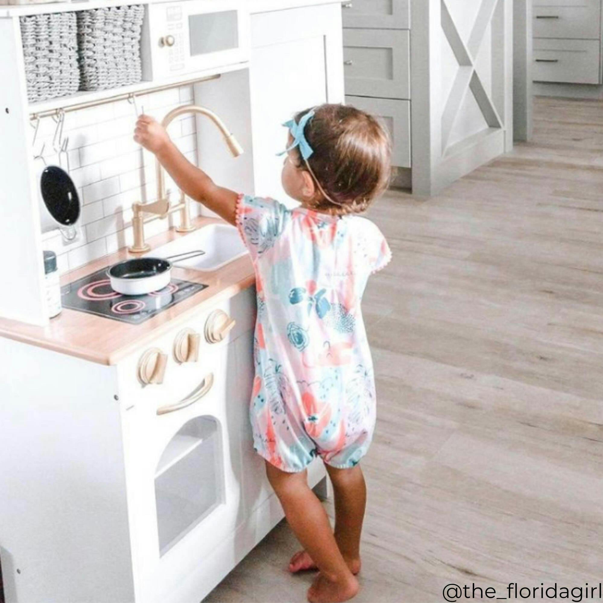 Teamson Kids Little Chef Boston Wooden Play Kitchen