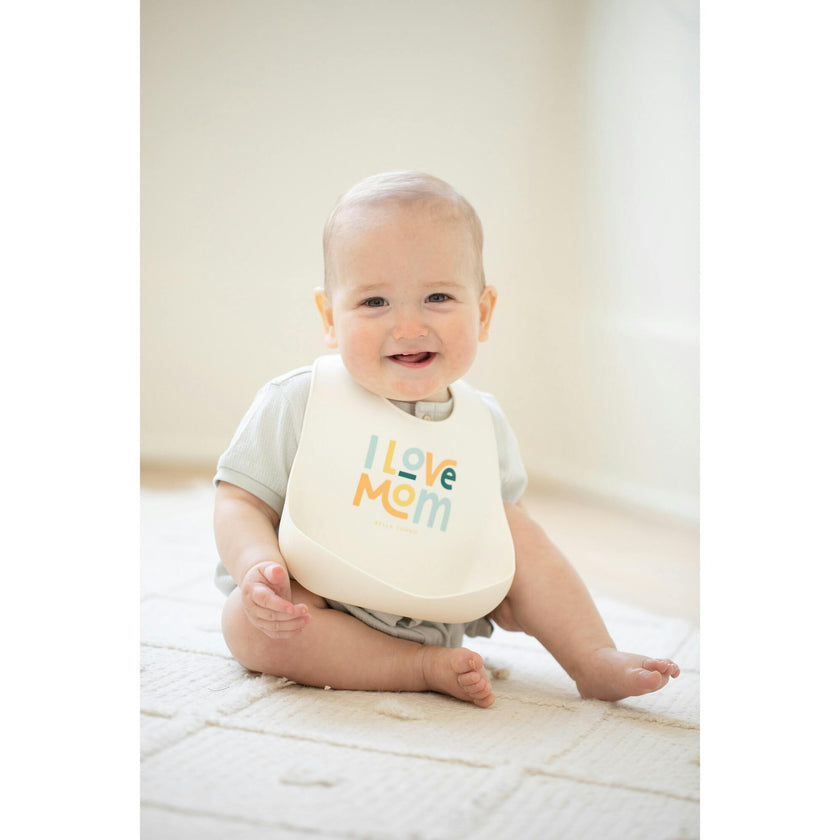 I Love Mom Wonder Bib