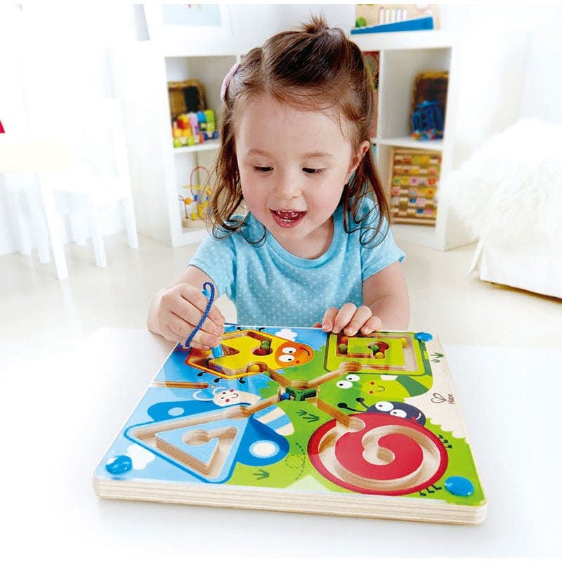 Hape: Best Bugs Magnetic Maze&nbsp;- Wooden Magnetic Wand Bead Maze