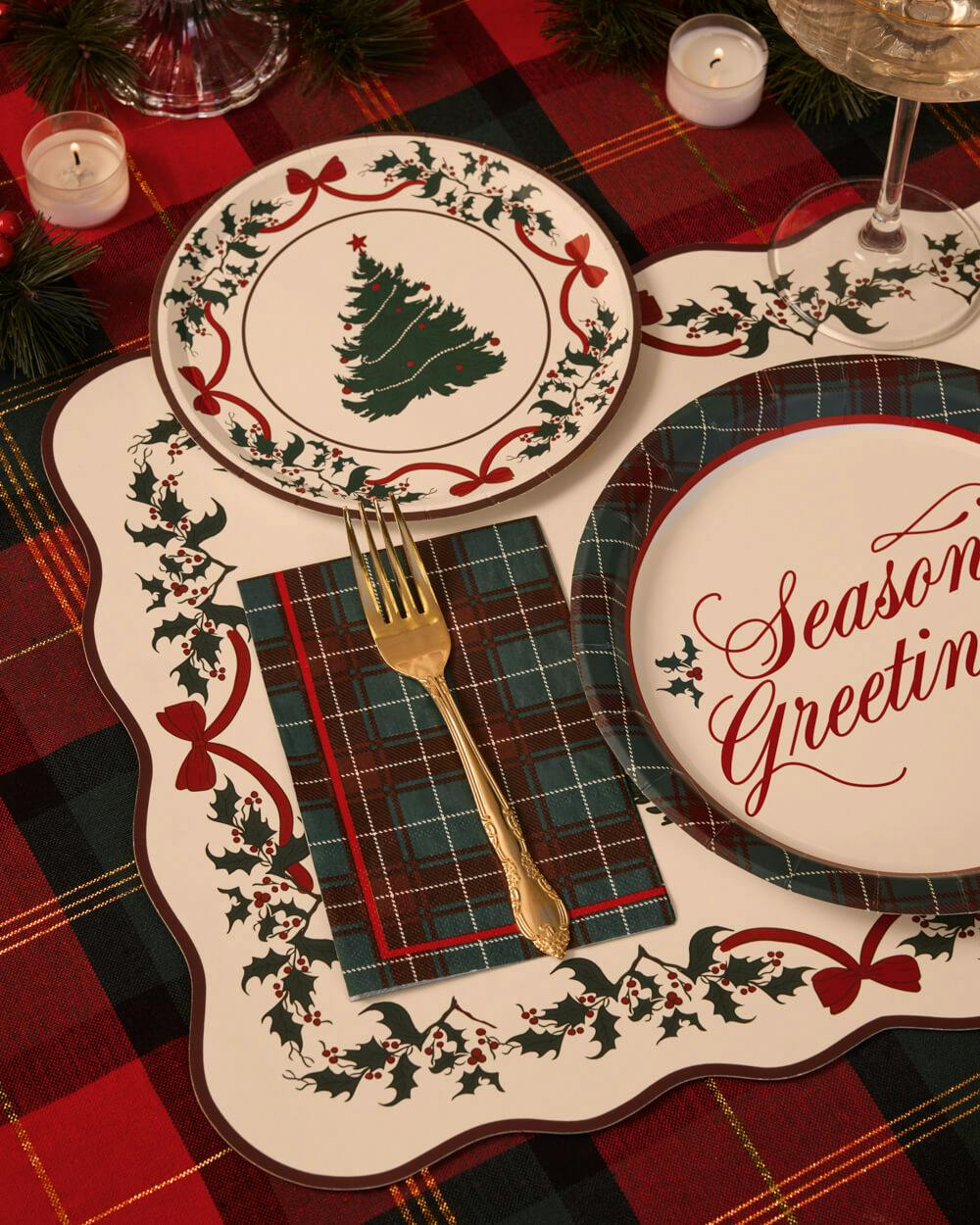 Season's Greetings Napkins - 24 paper napkins
