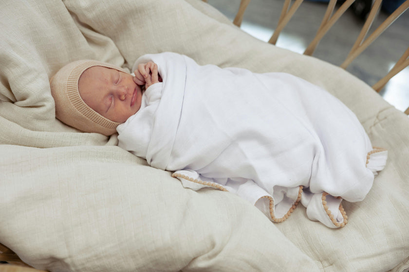 Pom Trim Gauze Swaddle