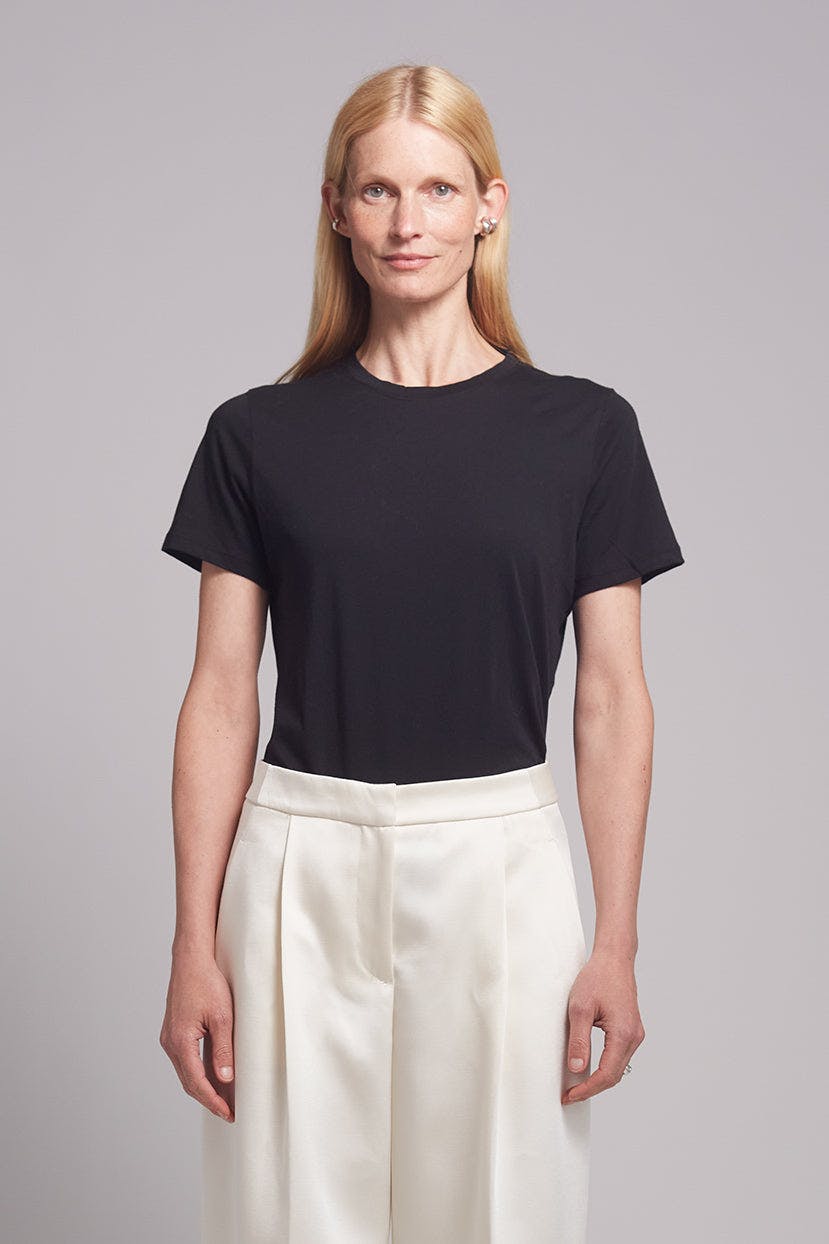 LARA CREW T-SHIRT | BLACK