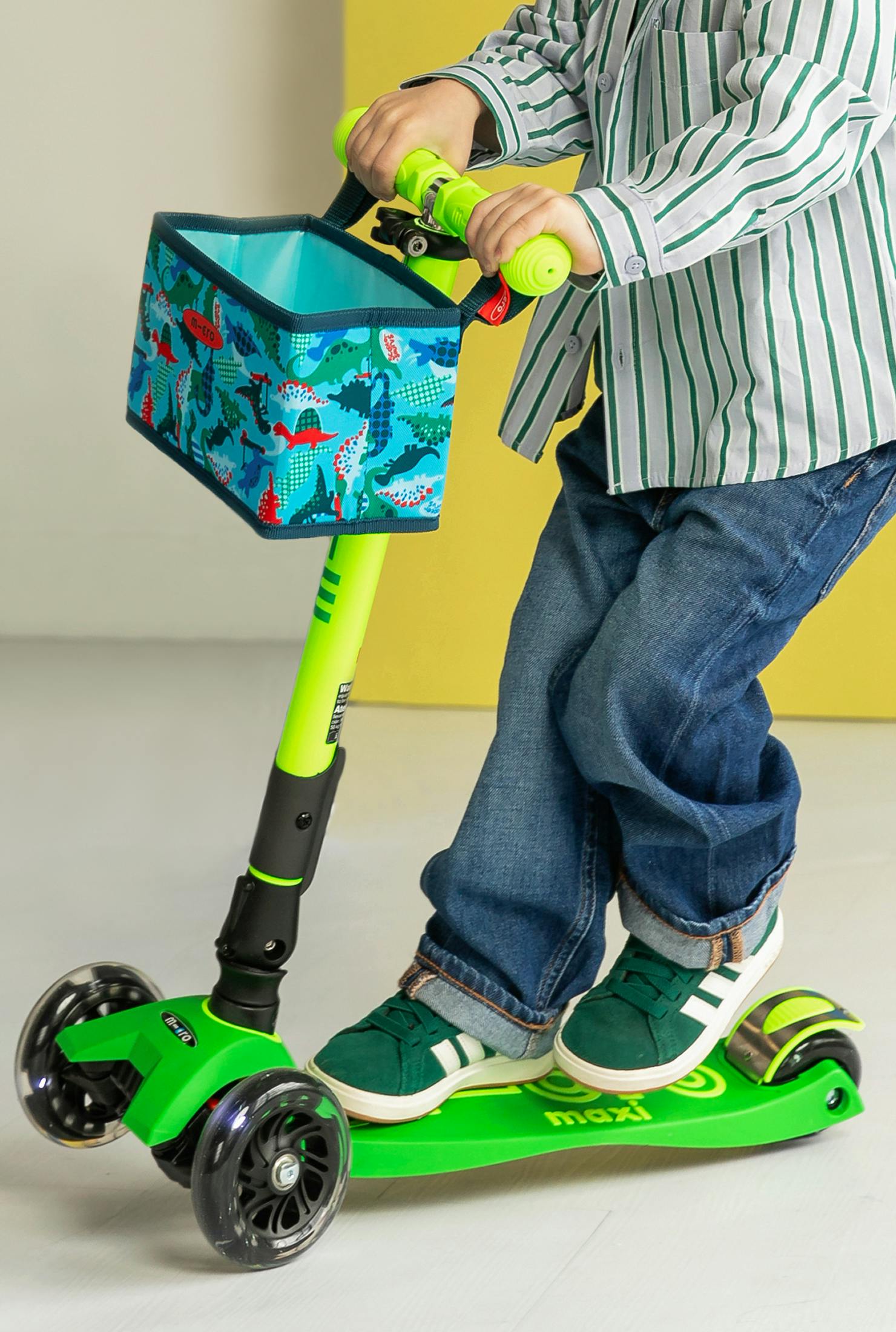 Micro Maxi Foldable LED Scooter