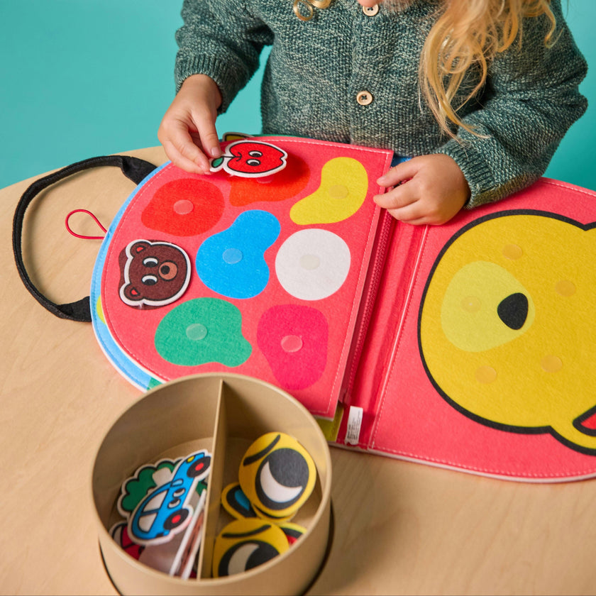 MONTESSORI PLAY BOOK - COLORS AND SHAPES